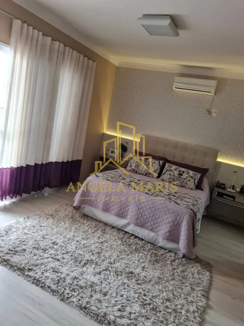 Foto 9 de Casa de Condomínio com 4 quartos à venda, 255m2 em Sao Jose Dos Campos - SP