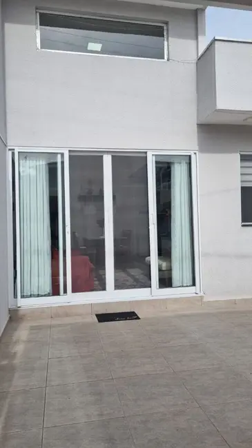 Foto 2 de Casa com 3 quartos à venda, 87m2 em Sao Jose Dos Campos - SP