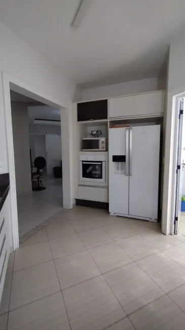 Foto 8 de Casa com 3 quartos à venda, 180m2 em Parque Califórnia, Jacarei - SP