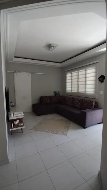 Foto 1 de Casa com 3 quartos à venda, 180m2 em Parque Califórnia, Jacarei - SP