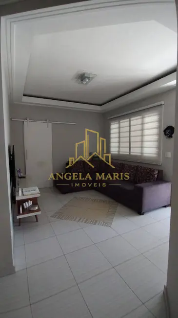 Foto 4 de Casa com 3 quartos à venda, 180m2 em Parque Califórnia, Jacarei - SP