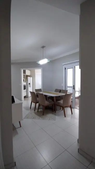 Foto 6 de Casa com 3 quartos à venda, 180m2 em Parque Califórnia, Jacarei - SP