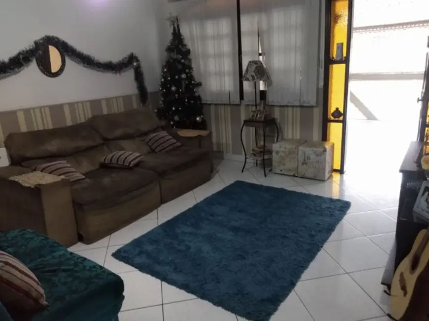 Foto 2 de Casa com 3 quartos à venda, 200m2 em Sao Jose Dos Campos - SP