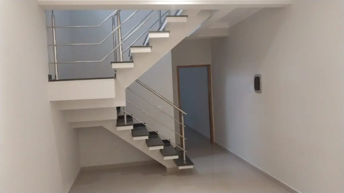 Sobrado com 3 quartos à venda, 168m2 em Sao Jose Dos Campos - SP - imagem 8 Foto 8 de Sobrado com 3 quartos à venda, 168m2 em Sao Jose Dos Campos - SP