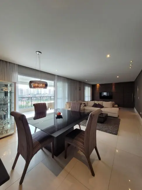 Apartamento com 3 quartos à venda, 172m2 em Sao Jose Dos Campos - SP - imagem 2 Foto 2 de Apartamento com 3 quartos à venda, 172m2 em Sao Jose Dos Campos - SP