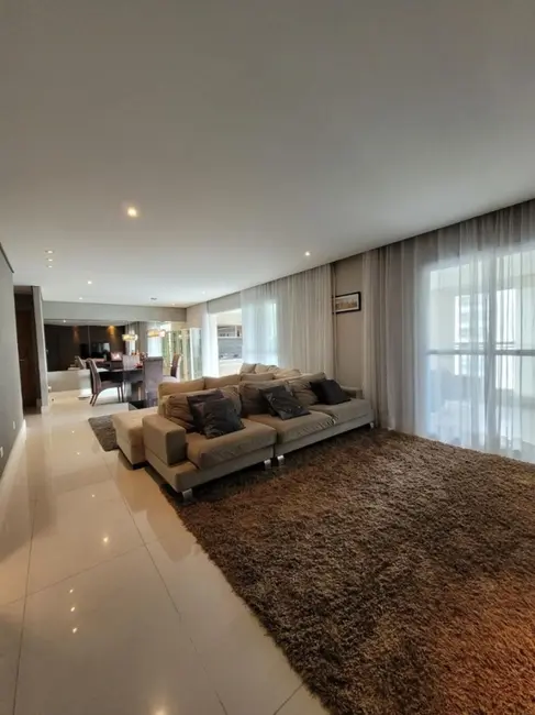 Apartamento com 3 quartos à venda, 172m2 em Sao Jose Dos Campos - SP - imagem 3 Foto 3 de Apartamento com 3 quartos à venda, 172m2 em Sao Jose Dos Campos - SP