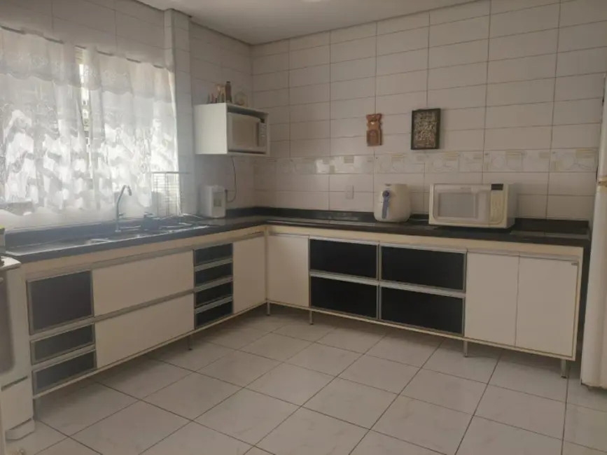 Sobrado com 4 quartos à venda, 385m2 em Sao Jose Dos Campos - SP - imagem 7 Foto 7 de Sobrado com 4 quartos à venda, 385m2 em Sao Jose Dos Campos - SP