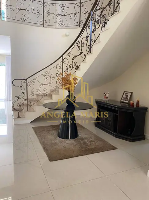 Casa com 4 quartos à venda, 470m2 em Jardim Paraíba, Jacarei - SP - imagem 4 Foto 4 de Casa com 4 quartos à venda, 470m2 em Jardim Paraíba, Jacarei - SP
