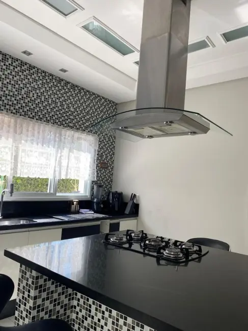 Foto 8 de Casa com 4 quartos à venda, 470m2 em Jardim Paraíba, Jacarei - SP