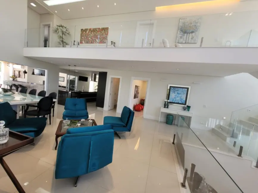 Foto 8 de Sobrado com 4 quartos à venda e para alugar, 347m2 em Sao Jose Dos Campos - SP