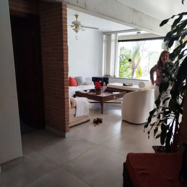 Foto 9 de Casa com 3 quartos à venda, 370m2 em Jardim América, Jacarei - SP