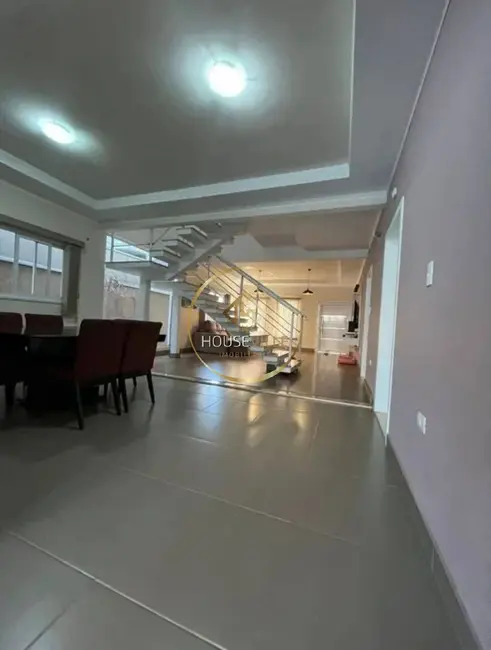 Foto 2 de Casa de Condomínio com 3 quartos à venda, 275m2 em Loteamento Villa Branca, Jacarei - SP