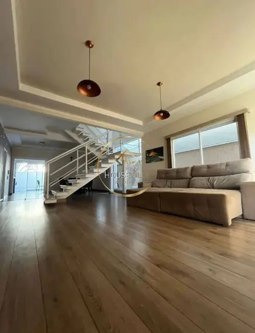 Foto 1 de Casa de Condomínio com 3 quartos à venda, 275m2 em Loteamento Villa Branca, Jacarei - SP