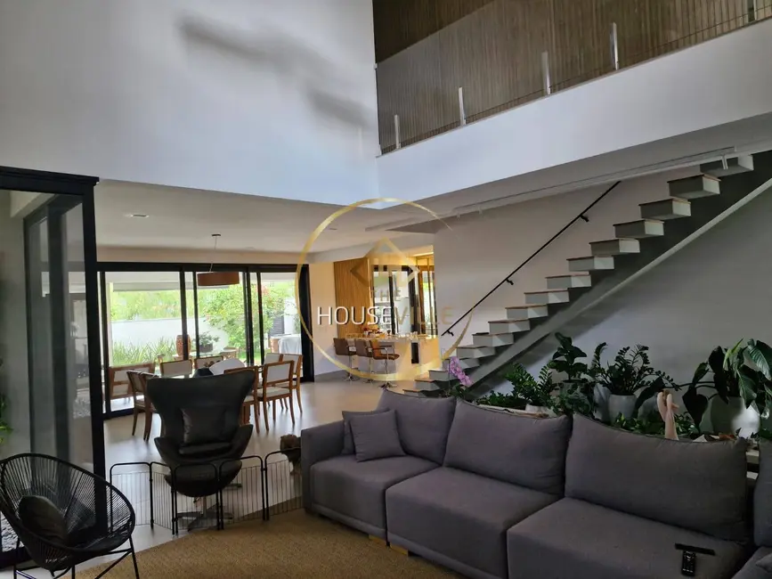 Foto 2 de Casa de Condomínio com 3 quartos à venda, 450m2 em Sao Jose Dos Campos - SP