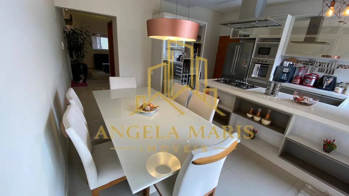 Foto 8 de Casa com 3 quartos à venda, 137m2 em Loteamento Villa Branca, Jacarei - SP