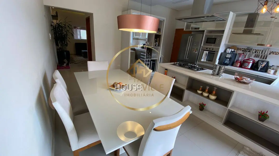 Foto 8 de Casa com 3 quartos à venda, 137m2 em Loteamento Villa Branca, Jacarei - SP