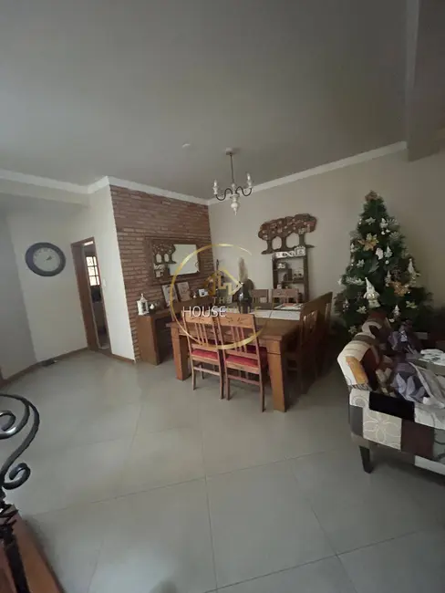 Foto 4 de Casa com 3 quartos à venda, 150m2 em Loteamento Villa Branca, Jacarei - SP