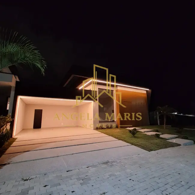 Casa de Condomínio com 3 quartos à venda, 450m2 em Sao Jose Dos Campos - SP - imagem 3 Foto 3 de Casa de Condomínio com 3 quartos à venda, 450m2 em Sao Jose Dos Campos - SP