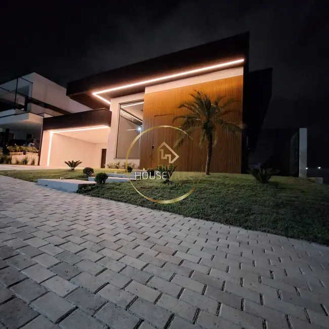 Foto 4 de Casa de Condomínio com 3 quartos à venda, 450m2 em Sao Jose Dos Campos - SP