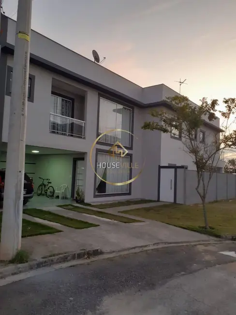 Foto 1 de Casa com 4 quartos à venda, 247m2 em Jardim Jacinto, Jacarei - SP