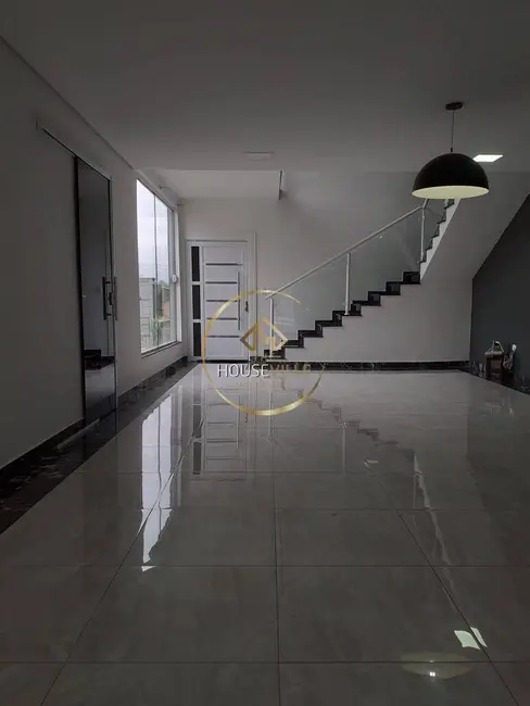 Foto 3 de Casa com 4 quartos à venda, 247m2 em Jardim Jacinto, Jacarei - SP