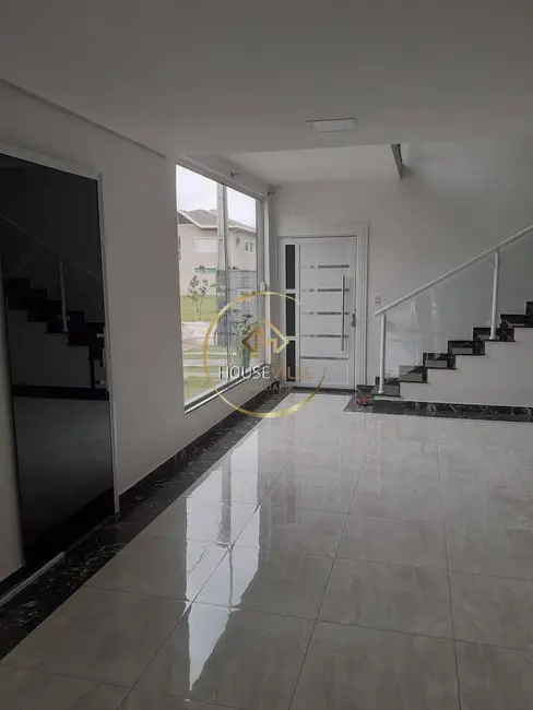 Foto 4 de Casa com 4 quartos à venda, 247m2 em Jardim Jacinto, Jacarei - SP