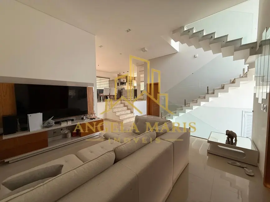 Foto 3 de Casa de Condomínio com 3 quartos à venda e para alugar, 450m2 em Sao Jose Dos Campos - SP