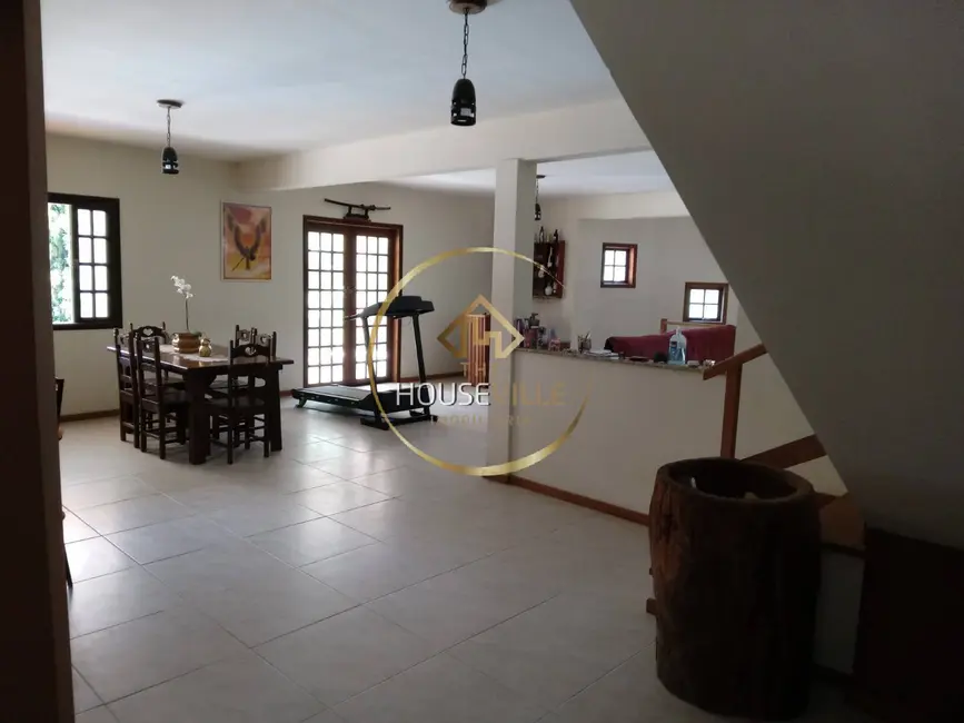 Chácara com 3 quartos à venda, 400m2 em Sao Jose Dos Campos - SP - imagem 8 Foto 8 de Chácara com 3 quartos à venda, 400m2 em Sao Jose Dos Campos - SP