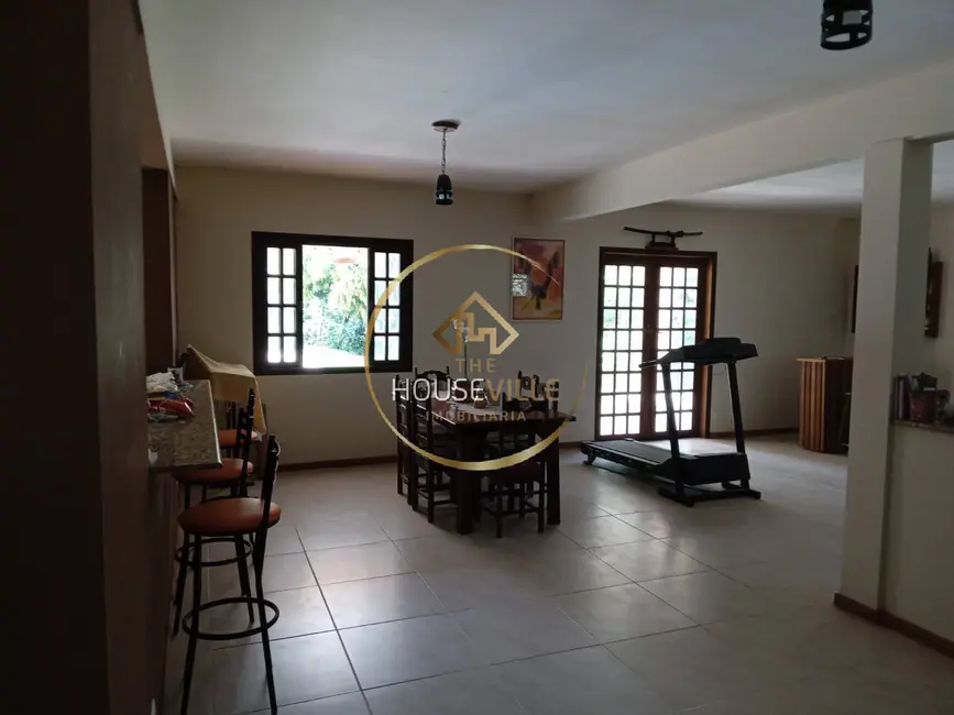 Chácara com 3 quartos à venda, 400m2 em Sao Jose Dos Campos - SP - imagem 2 Foto 2 de Chácara com 3 quartos à venda, 400m2 em Sao Jose Dos Campos - SP