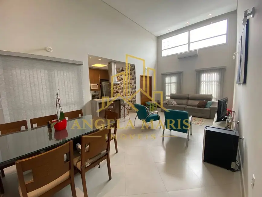 Foto 3 de Casa com 3 quartos à venda, 160m2 em Loteamento Villa Branca, Jacarei - SP