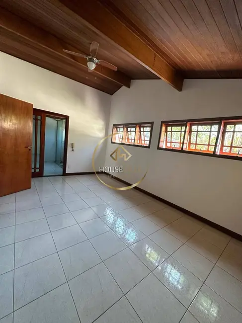 Foto 9 de Casa com 4 quartos à venda, 376m2 em Vila Resende, Cacapava - SP