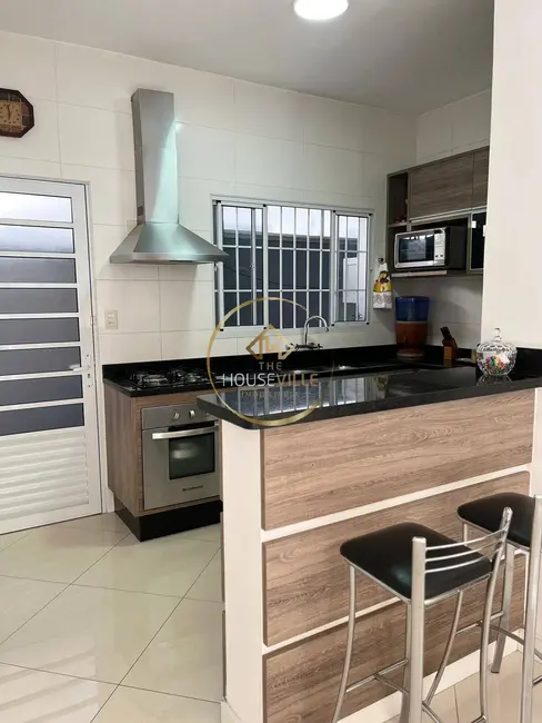 Casa com 3 quartos à venda, 120m2 em Sao Jose Dos Campos - SP - imagem 8 Foto 8 de Casa com 3 quartos à venda, 120m2 em Sao Jose Dos Campos - SP