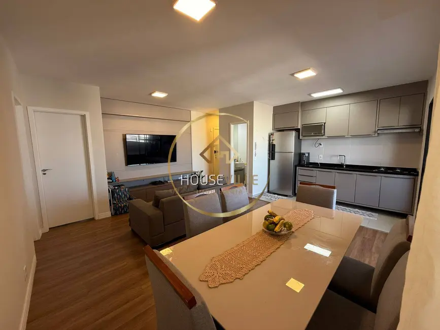 Foto 2 de Apartamento com 2 quartos à venda, 76m2 em Sao Jose Dos Campos - SP