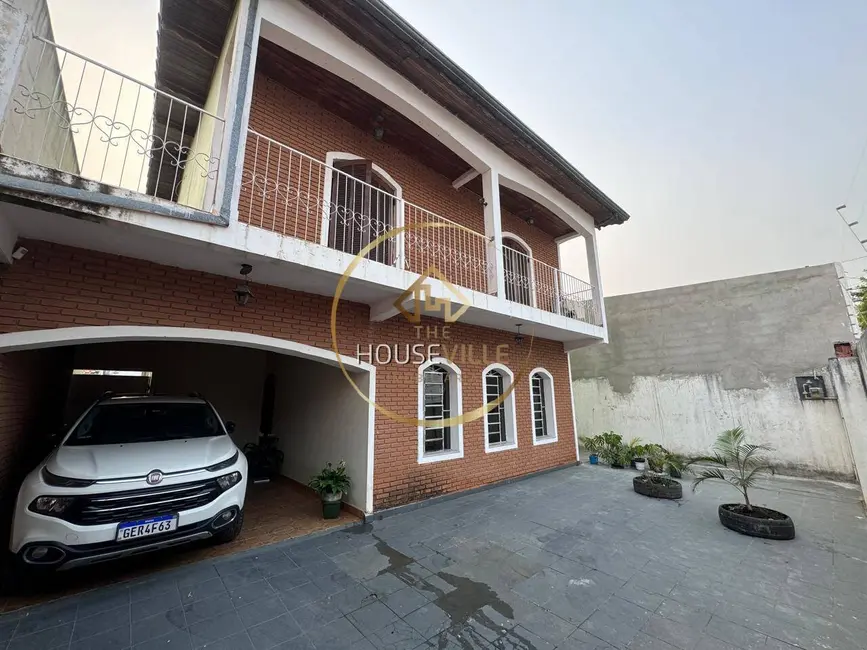 Foto 1 de Casa com 4 quartos à venda, 300m2 em Sao Jose Dos Campos - SP