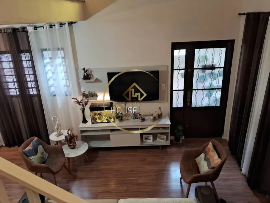 Casa com 3 quartos à venda, 127m2 em Sao Jose Dos Campos - SP - imagem 1 Foto 1 de Casa com 3 quartos à venda, 127m2 em Sao Jose Dos Campos - SP