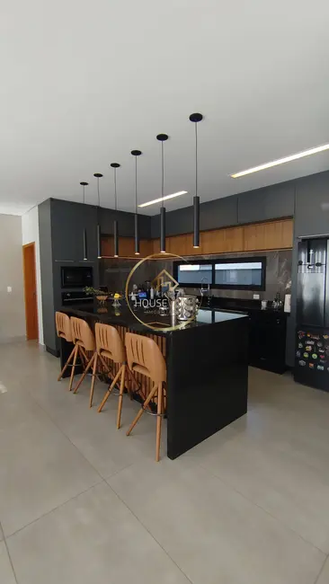 Foto 8 de Casa de Condomínio com 4 quartos à venda, 323m2 em Sao Jose Dos Campos - SP