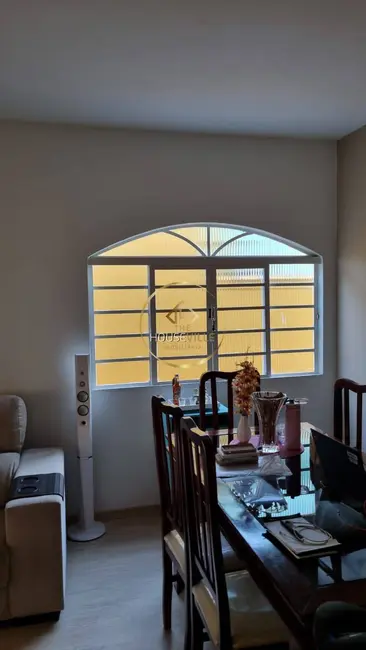 Casa com 3 quartos à venda, 234m2 em Sao Jose Dos Campos - SP - imagem 8 Foto 8 de Casa com 3 quartos à venda, 234m2 em Sao Jose Dos Campos - SP