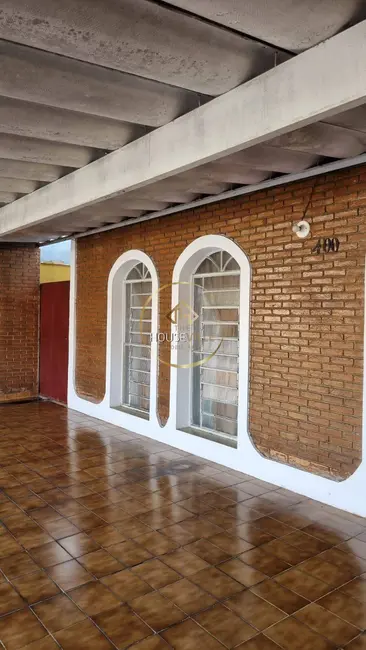 Casa com 3 quartos à venda, 234m2 em Sao Jose Dos Campos - SP - imagem 1 Foto 1 de Casa com 3 quartos à venda, 234m2 em Sao Jose Dos Campos - SP