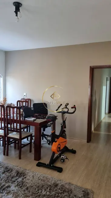 Casa com 3 quartos à venda, 234m2 em Sao Jose Dos Campos - SP - imagem 9 Foto 9 de Casa com 3 quartos à venda, 234m2 em Sao Jose Dos Campos - SP