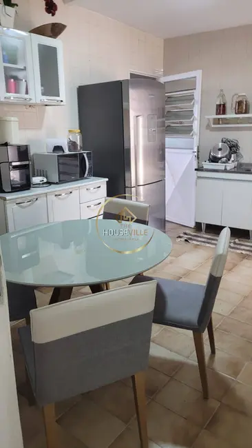 Foto 7 de Casa com 4 quartos à venda, 200m2 em Sao Jose Dos Campos - SP