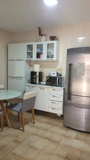Foto 4 de Casa com 4 quartos à venda, 200m2 em Sao Jose Dos Campos - SP