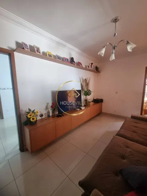 Foto 2 de Casa com 2 quartos à venda, 109m2 em Sao Jose Dos Campos - SP