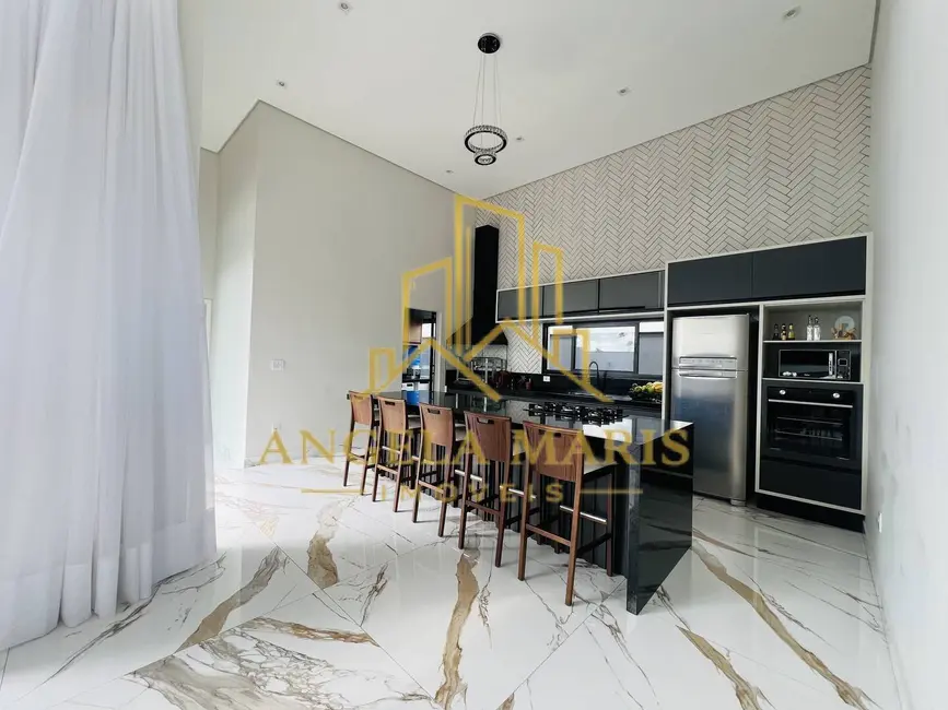 Foto 2 de Casa de Condomínio com 3 quartos à venda, 160m2 em Cacapava - SP