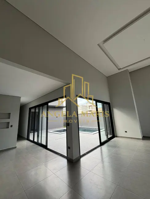Foto 4 de Casa de Condomínio com 3 quartos à venda, 160m2 em Cacapava - SP
