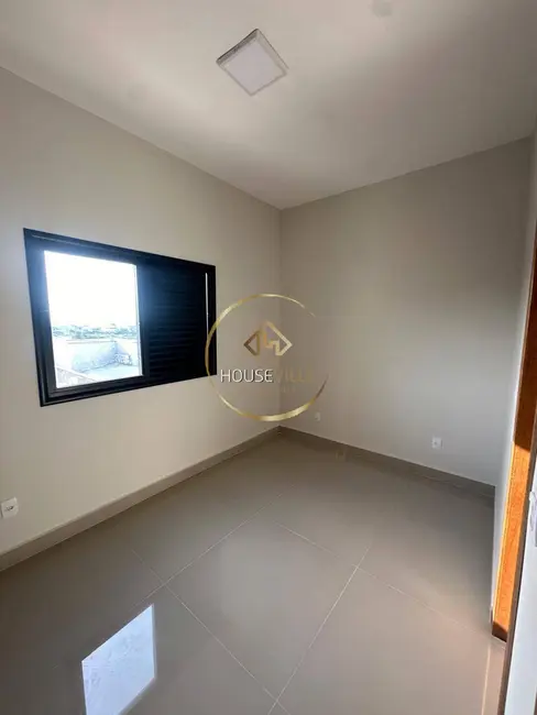 Foto 9 de Sobrado com 3 quartos à venda e para alugar, 179m2 em Parque Residencial Maria Elmira, Cacapava - SP