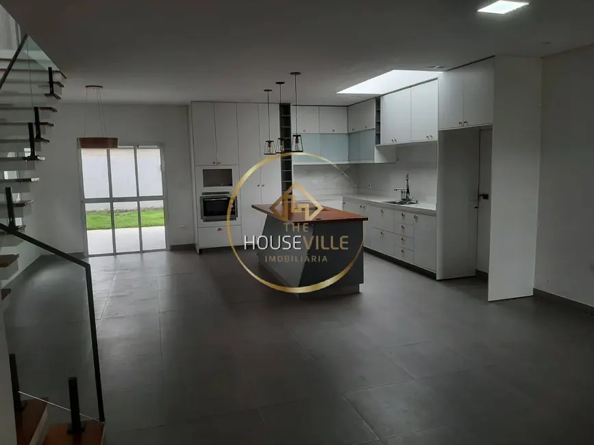 Foto 3 de Sobrado com 2 quartos à venda, 226m2 em Jardim Jacinto, Jacarei - SP