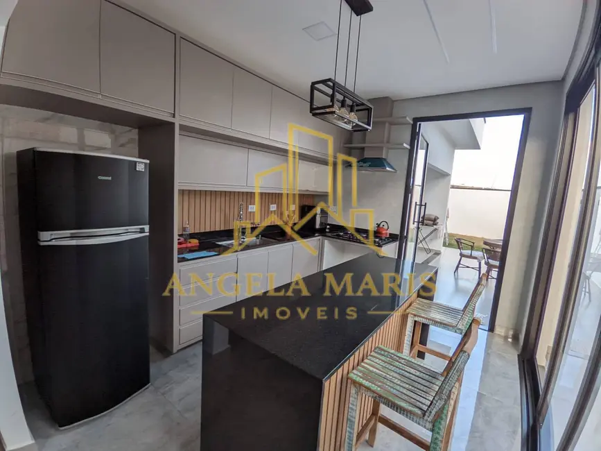 Foto 2 de Casa de Condomínio com 3 quartos à venda, 143m2 em Cacapava - SP
