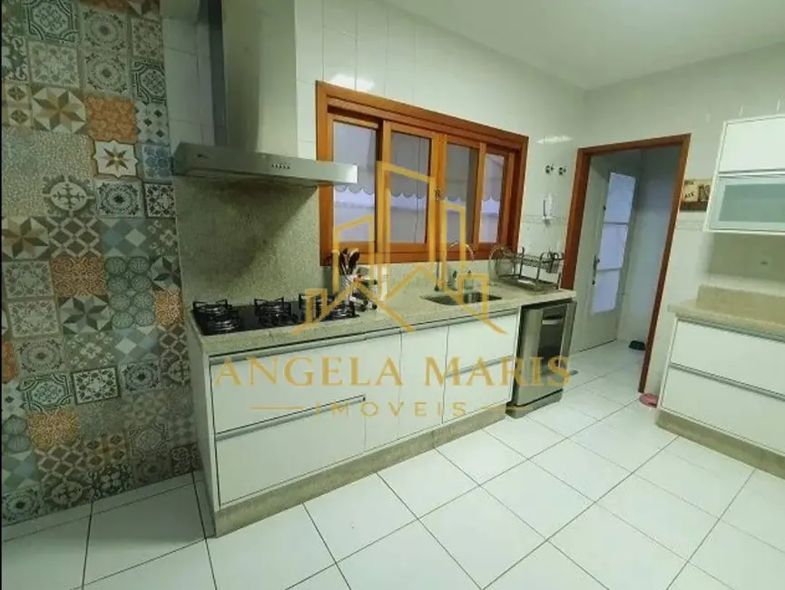 Casa de Condomínio com 3 quartos à venda, 215m2 em Sao Jose Dos Campos - SP - imagem 7 Foto 7 de Casa de Condomínio com 3 quartos à venda, 215m2 em Sao Jose Dos Campos - SP