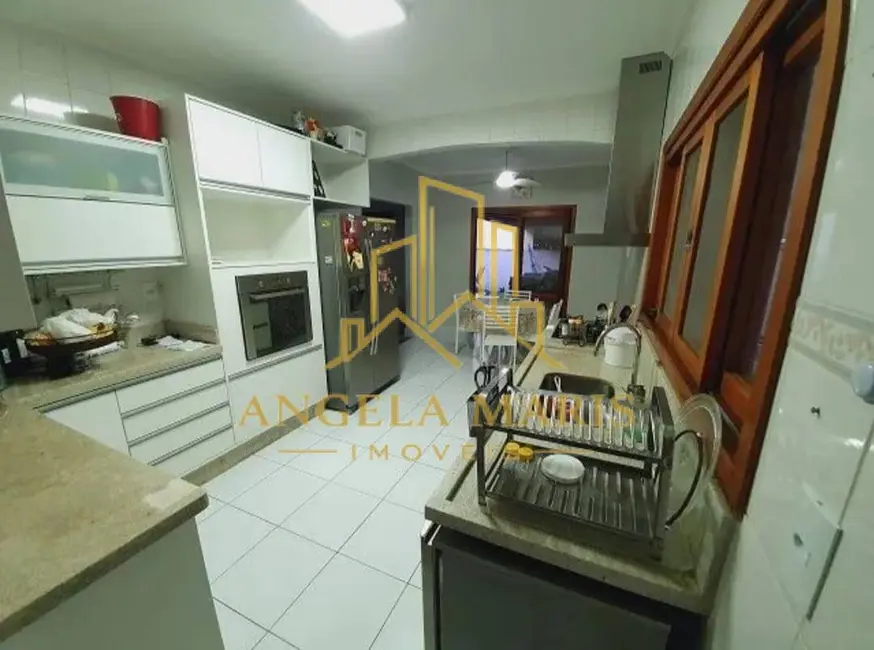 Casa de Condomínio com 3 quartos à venda, 215m2 em Sao Jose Dos Campos - SP - imagem 5 Foto 5 de Casa de Condomínio com 3 quartos à venda, 215m2 em Sao Jose Dos Campos - SP