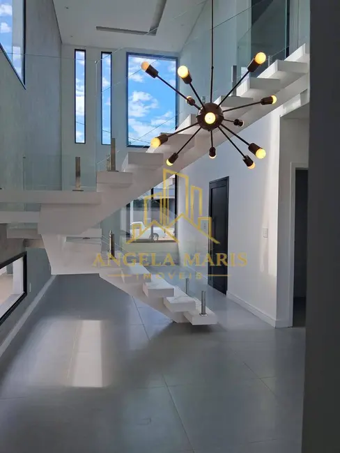 Foto 2 de Casa de Condomínio com 3 quartos à venda, 270m2 em Cacapava - SP